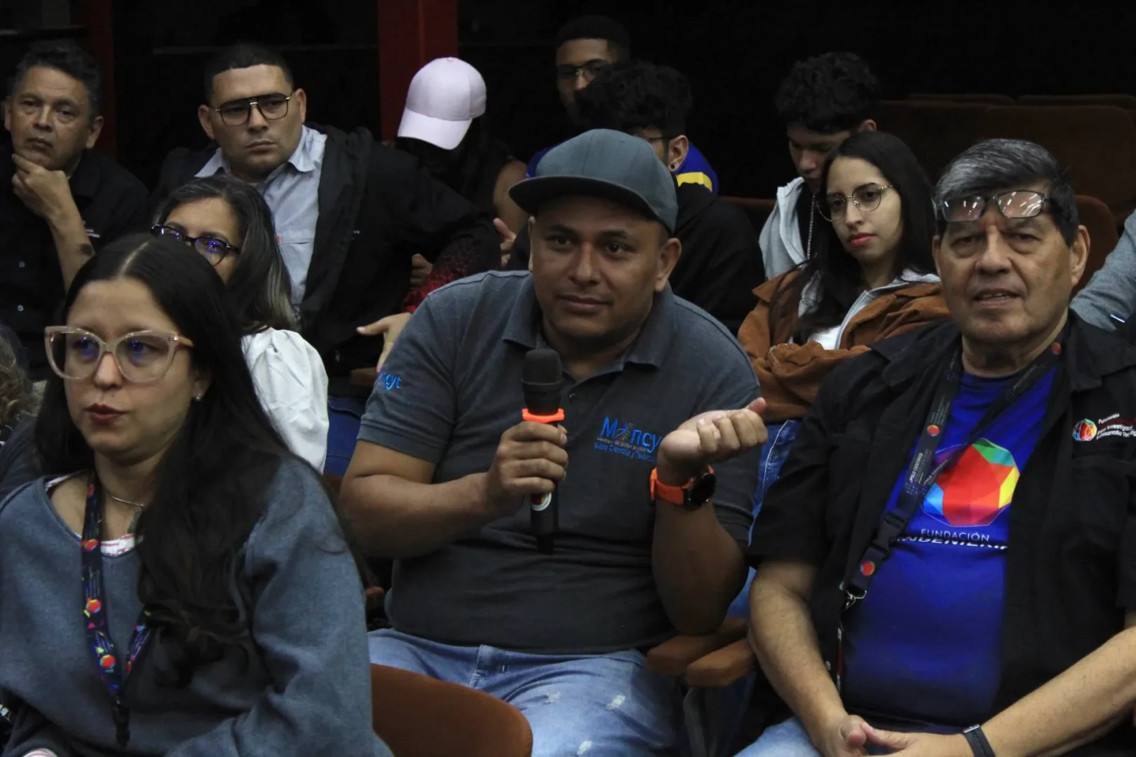 Liderar con autoconciencia: Reflexiones sobre ética y comunidad 2 Liderar con autoconciencia Reflexiones sobre etica y comunidad 2