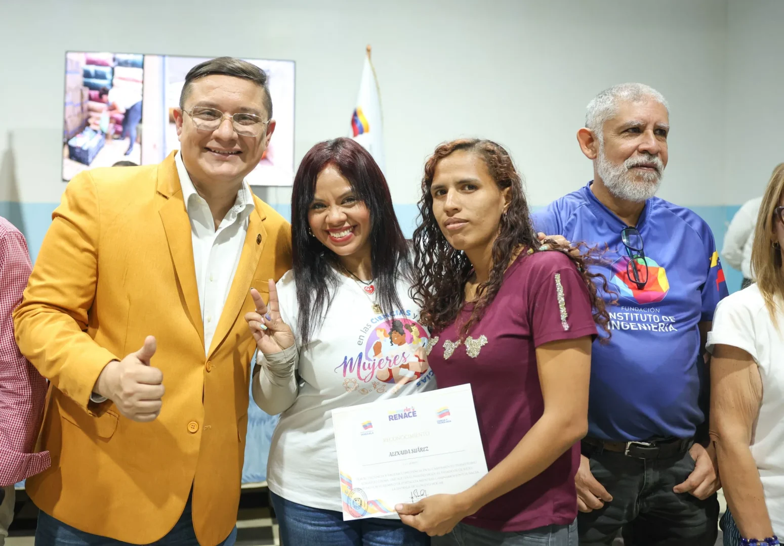 Mincyt entrega certificados y reconocimientos a familias del Campamento Transitorio Edoardo Crema en El Paraíso 4 Mincyt entrega certificados y reconocimientos a familias del Campamento Transitorio Edoardo Crema en El Paraiso 4