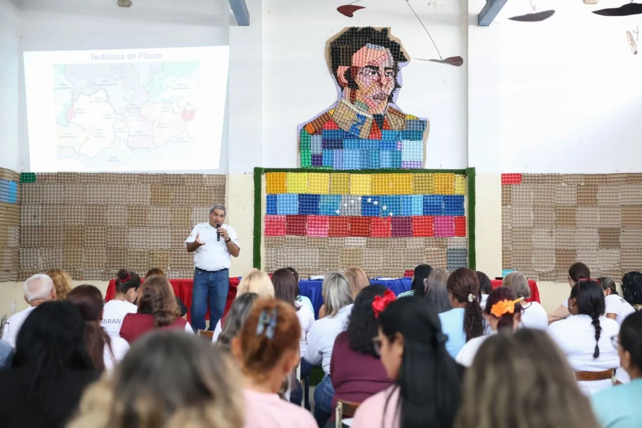 Fundacite Miranda y Funvisis forman a docentes y estudiantes en ciencia y prevencion sismica 5