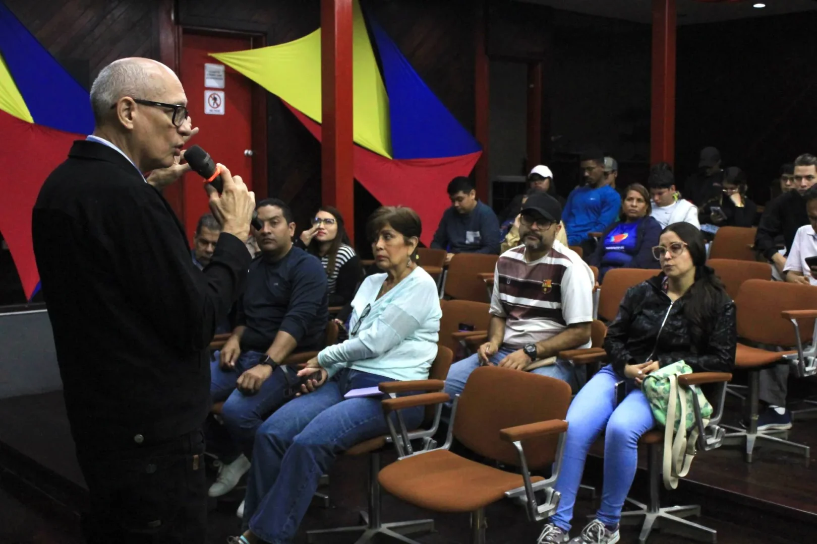 Promueven el debate sobre afroepistemologia y pensamiento descolonial en el Instituto de Ingenieria 4